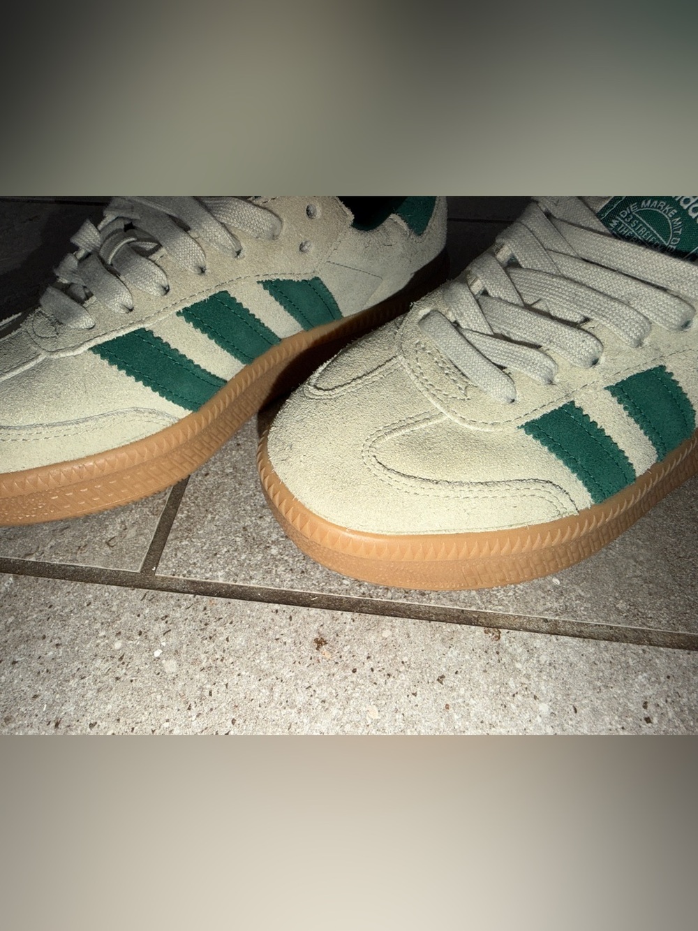 adidas Samba Low Top Suede Sneakers Beige/Green Gum Rubber Sole JQ9886 - Picture 9 of 9